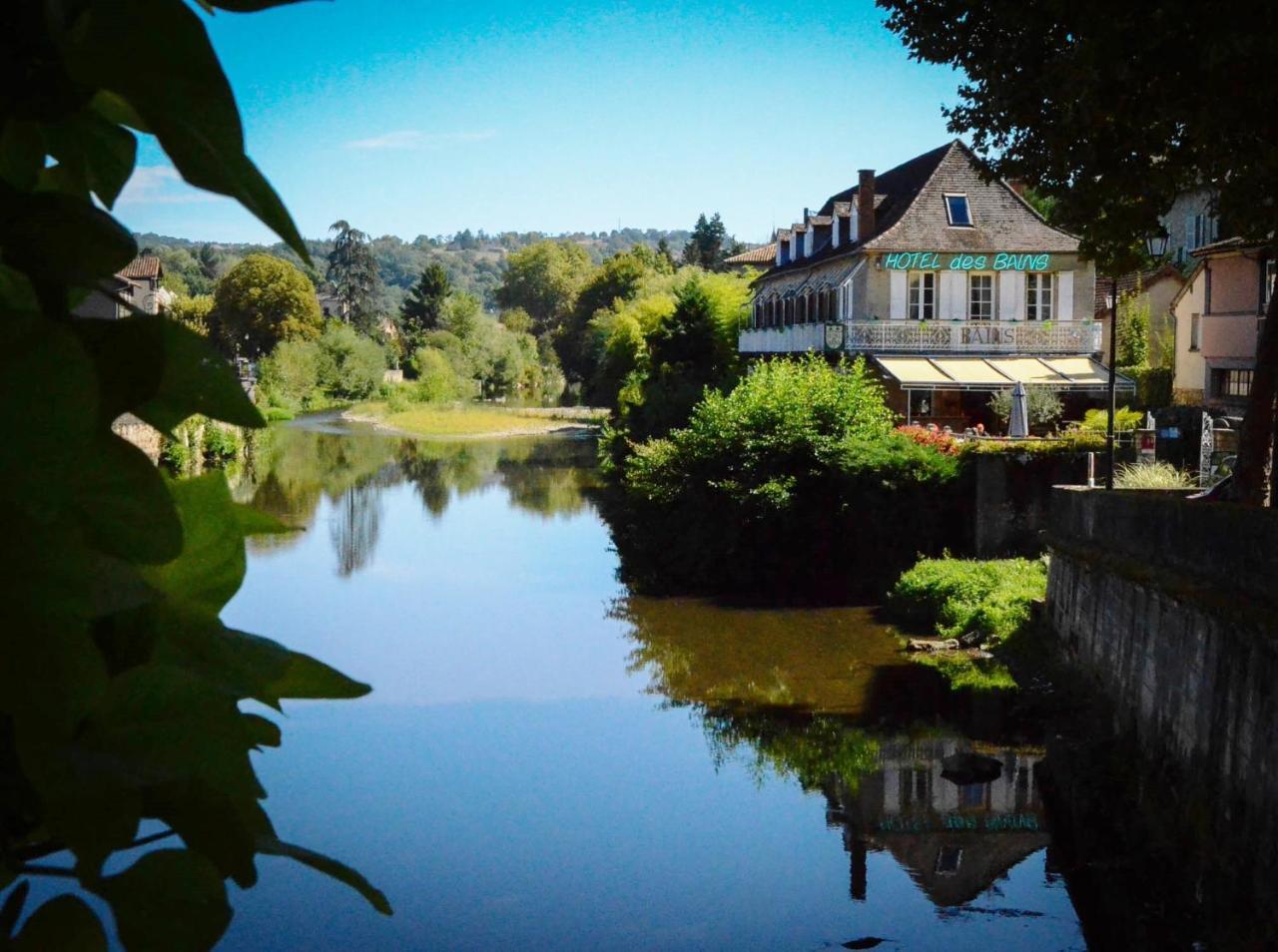 Hotel Des Bains Figeac Bagian luar foto