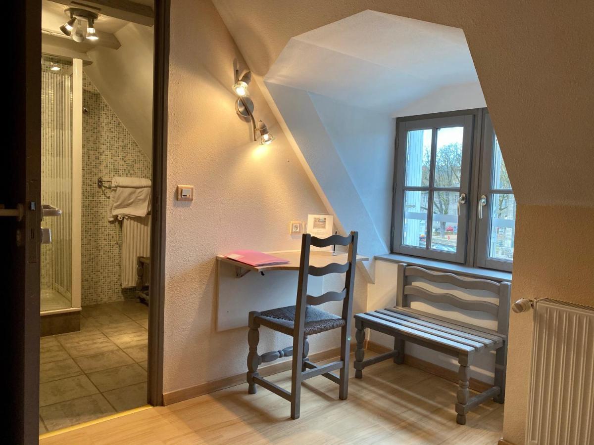 Hotel Des Bains Figeac Bagian luar foto
